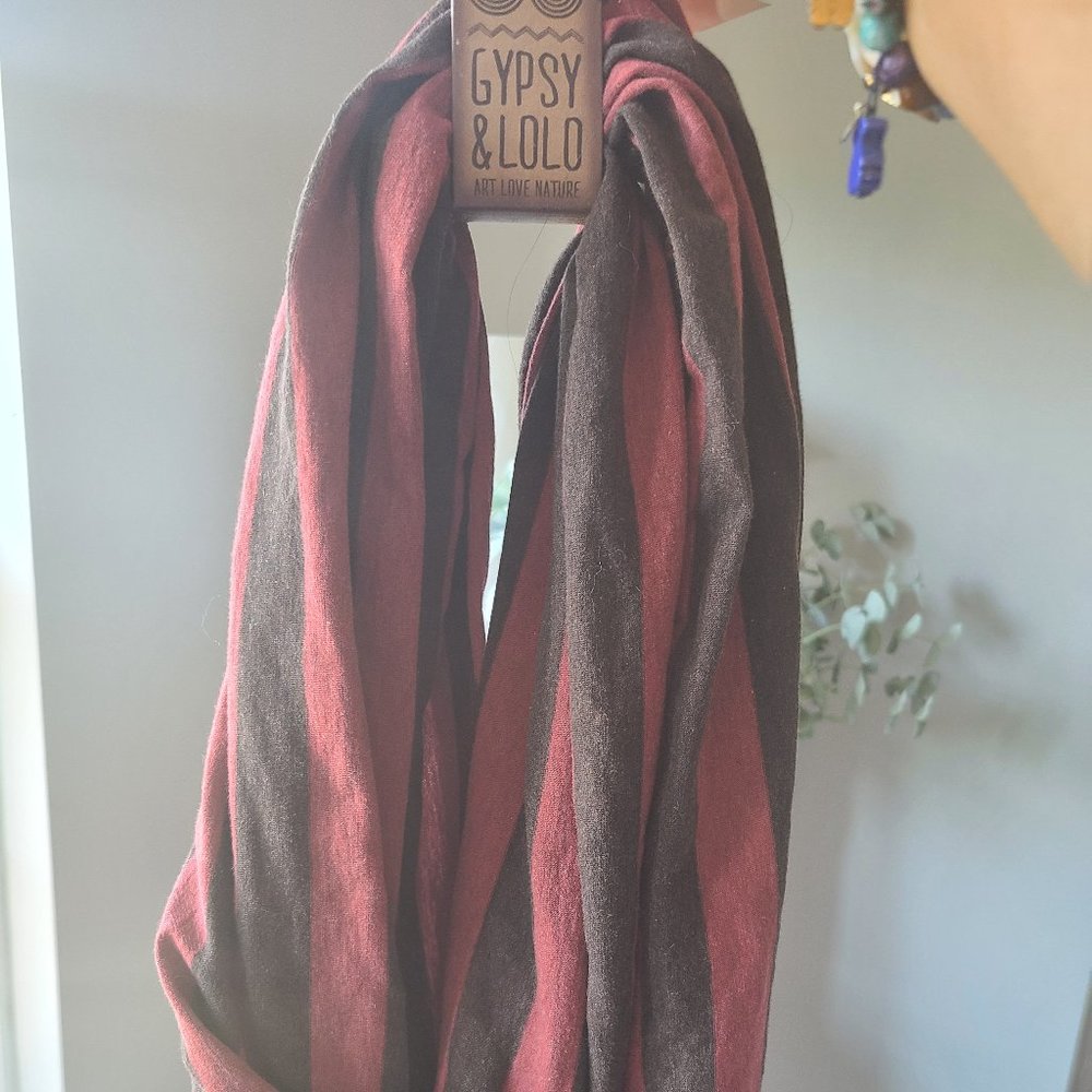 Gypsy and Lolo art love Nature NWT Scarf